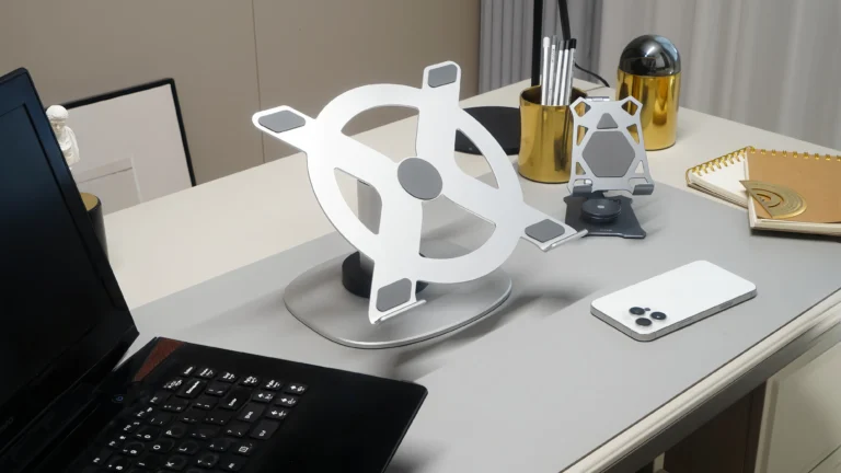 Voice laptop stand on the desktop
