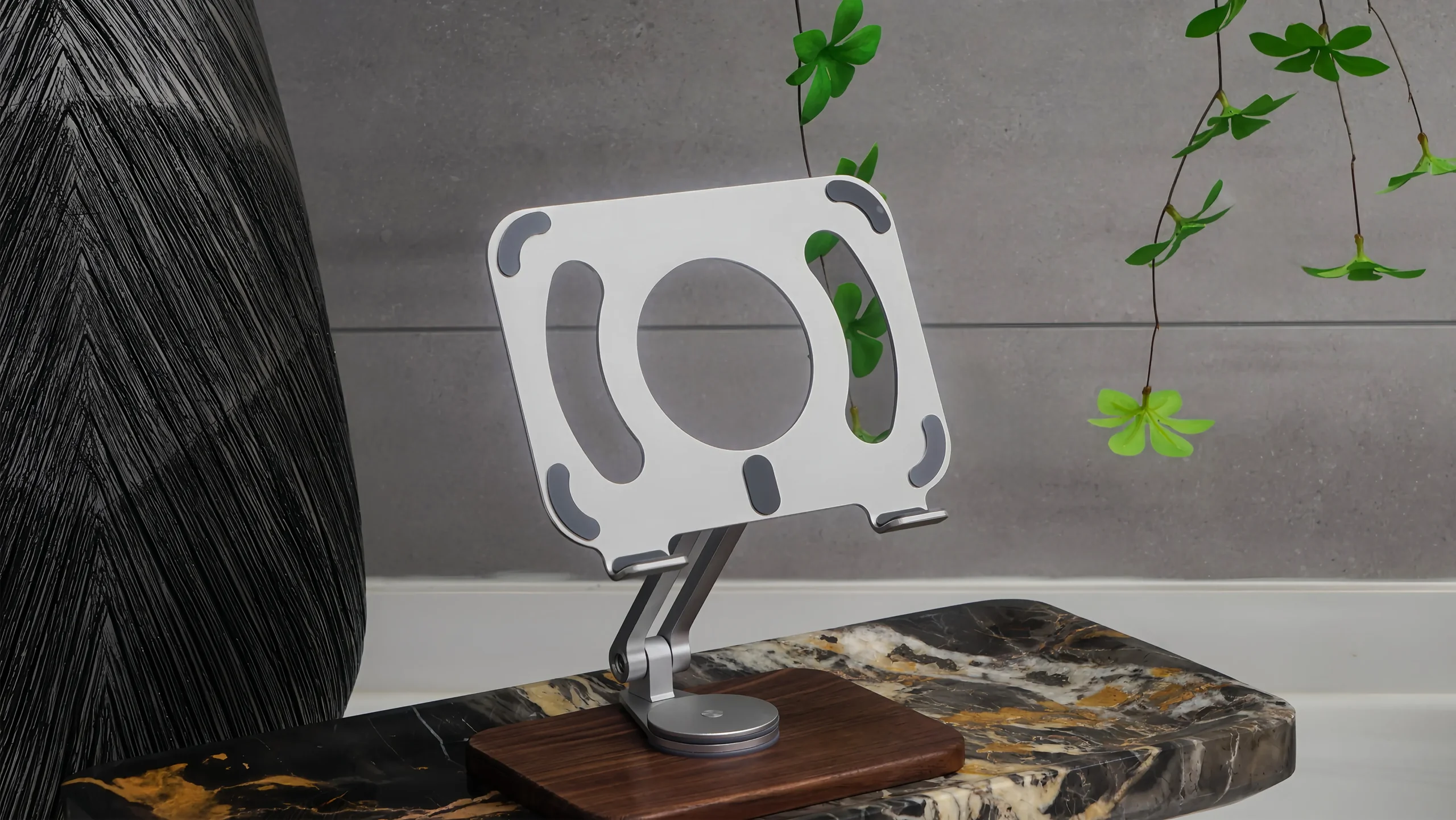 P01 pad stand